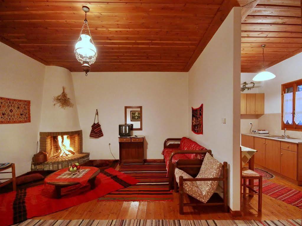 Andrea Sofi Guesthouse ディミツァナ エクステリア 写真